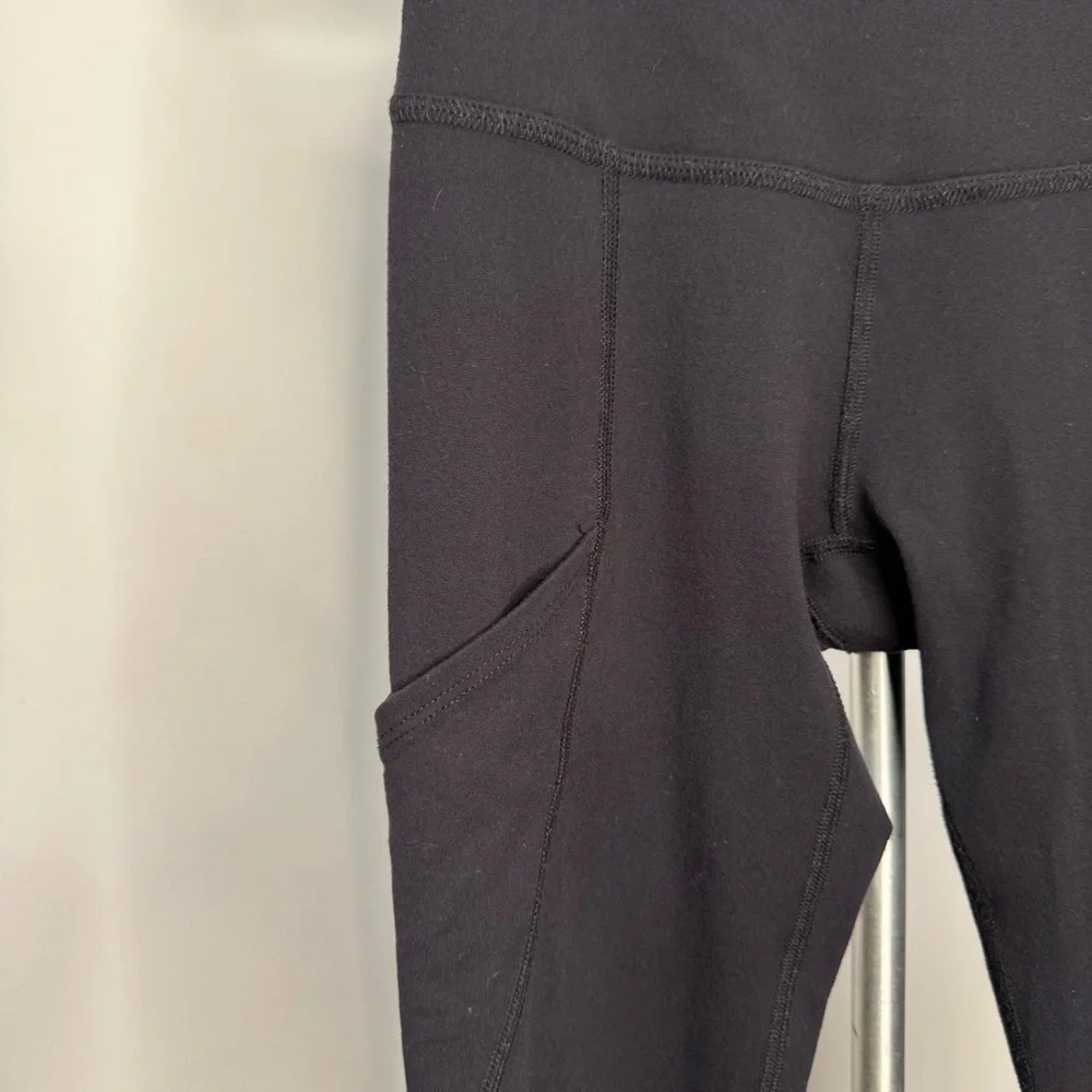 Beyond Yoga Black Leggings Criss Cross Pockets Cross Seams Detail Size Small - Picture 3 of 13